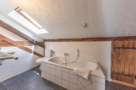 Eaves Bathroom 