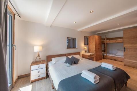 Lower Bedroom 2