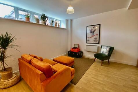 LOUNGE/DINER/KITCHEN