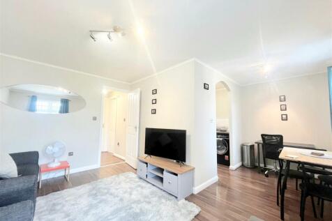 LOUNGE/DINING
