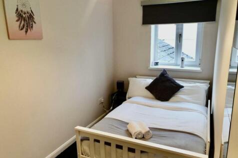 Bed 3.jpeg