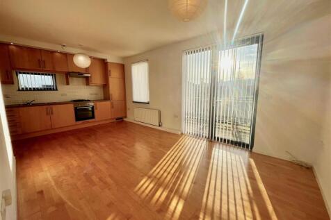 LOUNGE/KITCHEN