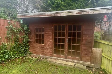 SUMMERHOUSE