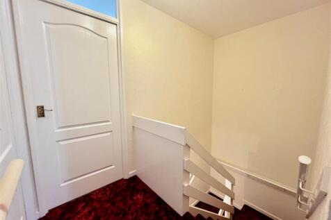 STAIRS/LANDING