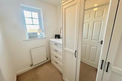 WALK-IN WARDROBE