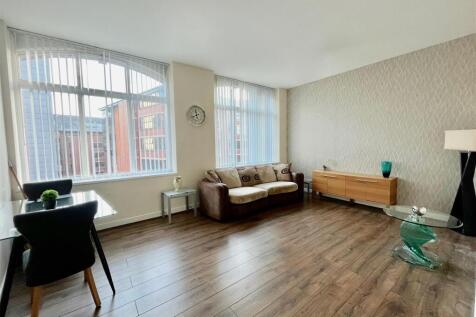 LOUNGE/DINING
