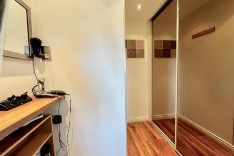 WALK IN WARDROBE