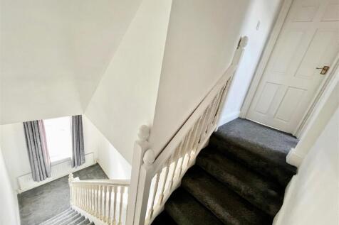 STAIRWAY/LANDING