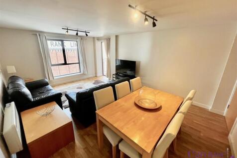 LOUNGE/DINER