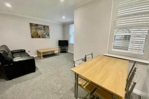 LOUNGE/DINER