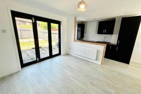 LOUNGE/KITCHEN