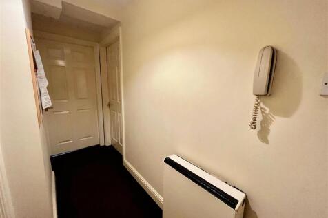 APARTMENT HALL