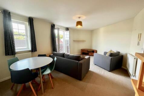LOUNGE/DINER