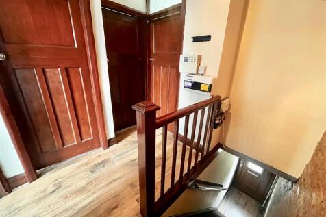 STAIRWAY/LANDING