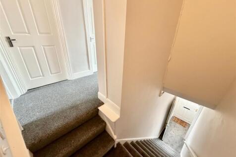 STAIRWAY/LANDING