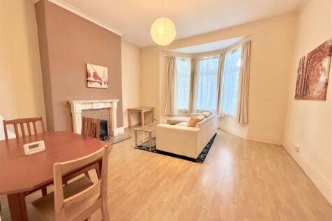 LOUNGE 83 A