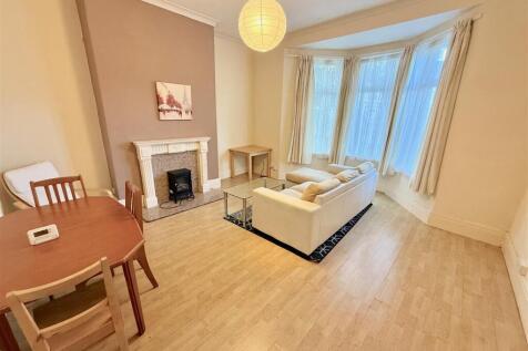 LOUNGE 83 A