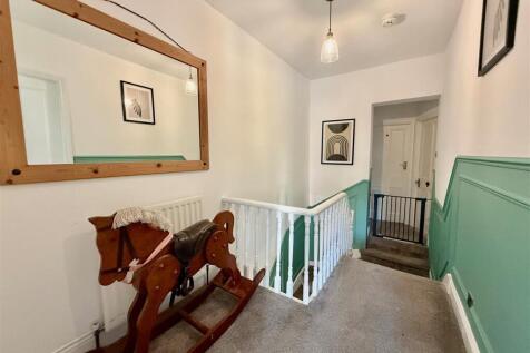 STAIRWAY/LANDING