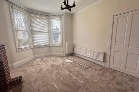 Open Plan dining (2)