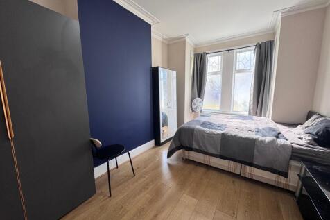 Bedroom 1 E10