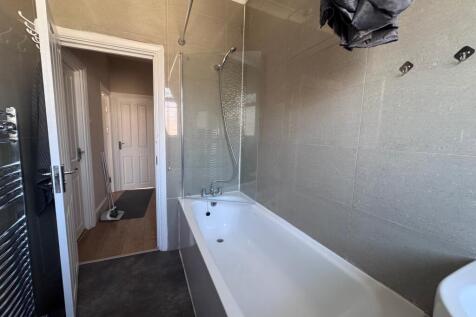 FF Bathroom E10 (1)
