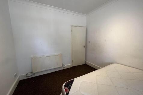 Bedroom 1 (1)