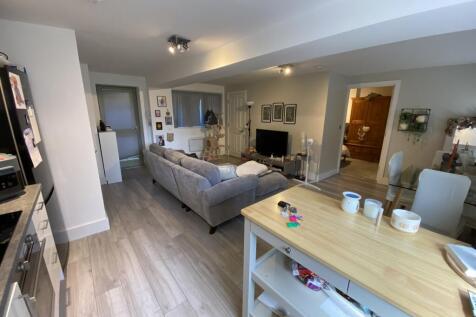 Living room 4