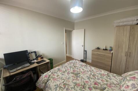 Flat 7 Bedroom 2