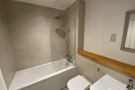 4 Nash House Bathroo