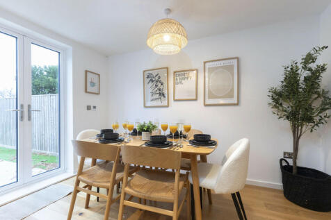 4 Castleton Villa...