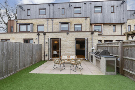 4 Castleton Villa...