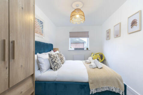 4 Castleton Villa...