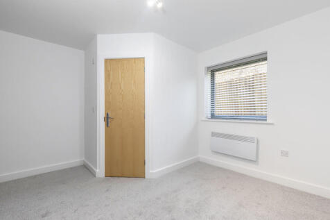 Flat 5, Bluestone...