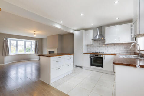 82 Broad Oak Way-...