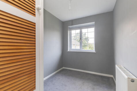 82 Broad Oak Way-...