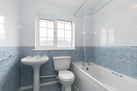 82 Broad Oak Way-...