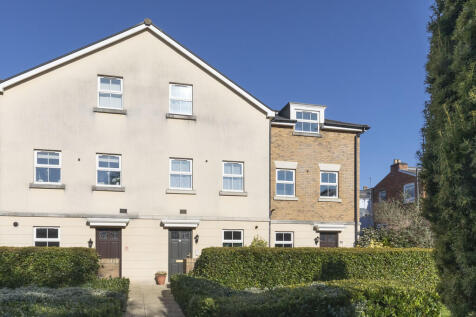 Brookbank Close-0...