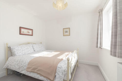 Brookbank Close-1...