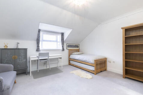 Brookbank Close-1...