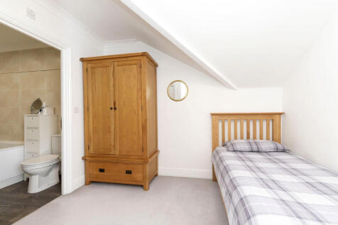 Brookbank Close-2...