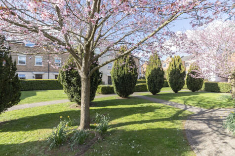 Brookbank Close-2...