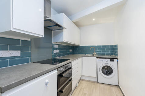 Flat 3, 111b West...