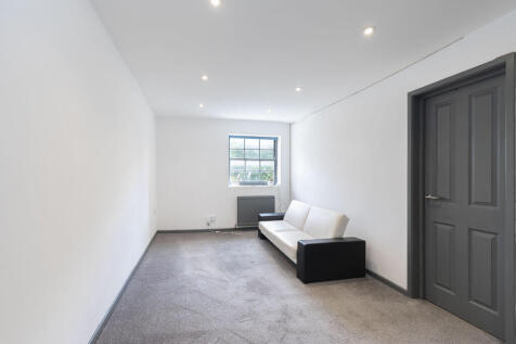 Flat 3, 111b West...