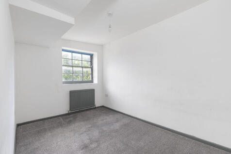 Flat 3, 111b West...