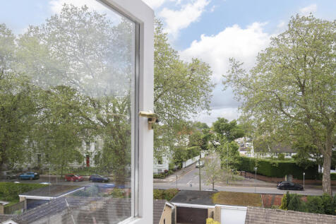 Apt 16, St Annes-...
