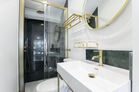 Apt 16, St Annes-...