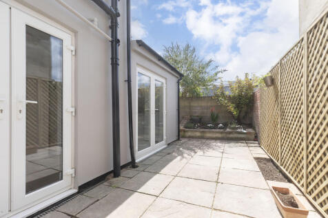 9 Leighton Road-0...