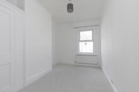 9 Leighton Road-1...