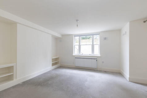 Flat 1, 105 Londo...