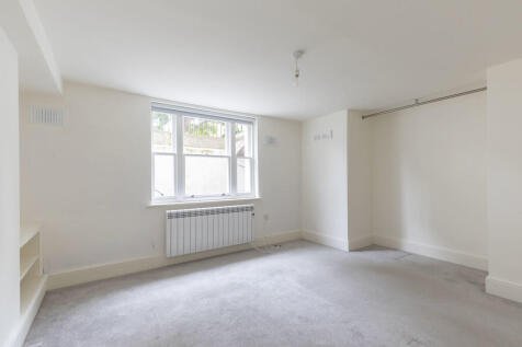 Flat 1, 105 Londo...